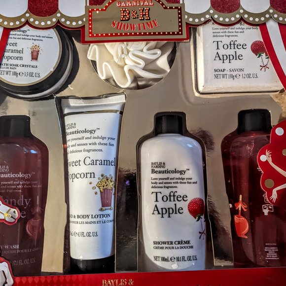 NWOT Bundle of two (2) gift box sets - Picture 9 of 11